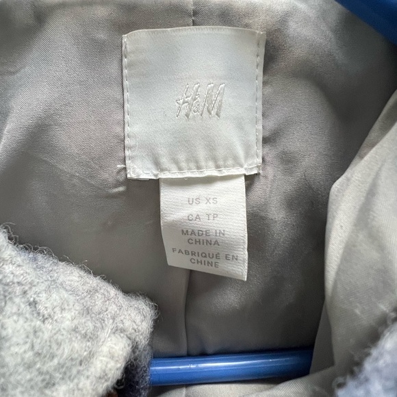 H and M Coat size XS - Picture 3 of 3